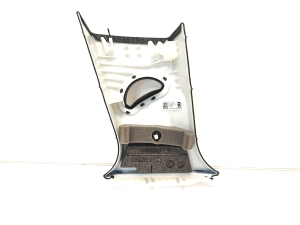 BMW i4 G26 (2022–2026) Keskpiilari siseviimistlus 8096442 - 3