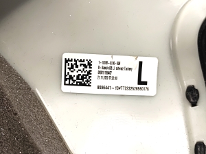 BMW i4 G26 (2022–2026) Keskpiilari siseviimistlus 8096441 - 2