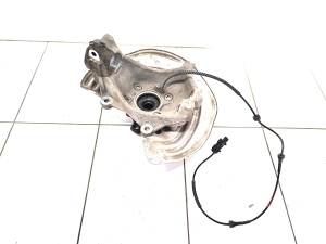BMW i4 G26 (2022–2026) Front wheel hub 6871337 - 2