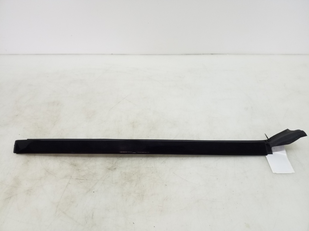 Mercedes Benz GLK-Class 204 (2008–2015) Windshield pillar outer molding A2046904462 Mercedes Benz GLK-Class 204 (2008–2015) Windshield pillar outer molding A2046904462