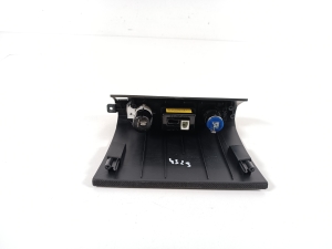Kia Niro (2016–2022) USB port 84632Q4910 - 4