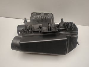 Mercedes Benz C-Class 204 (2007–2014) Luftfiltergehäuse A2710901601 - 4