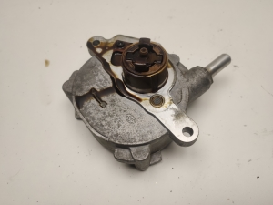 Mercedes Benz C-Class 204 (2007–2014) Vaakumpump A2712301665 - 2
