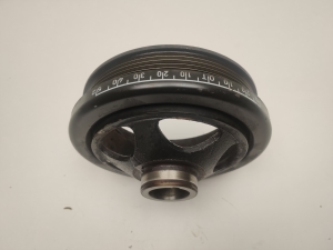 Mercedes Benz C-Class 204 (2007–2014) Väntvõlli rihmaratas A2710300203 - 4