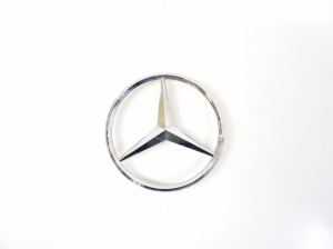 Emblem - A1648170016