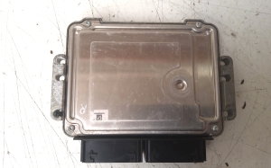 Ford Focus (2011–2018) Motorsteuergerät F1FA12A650ASE - 2