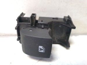 Rear side door window switch - 193145 1450P79