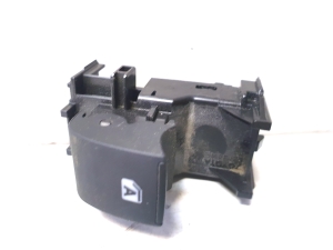 Rear side door window switch - 193145 1450M79