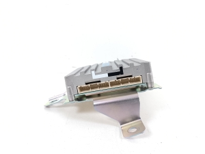 Kia Niro (2016–2022) Audio amplifier 96370Q4150 - 3
