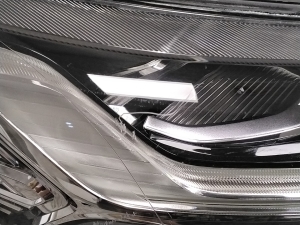 VOLVO XC40 (2017–2026) Esituli 31446779 - 5