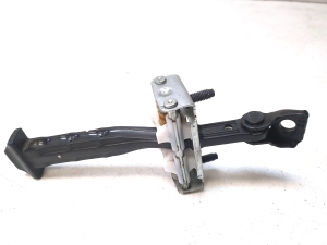 Ford Focus (2018–2026) Front door check A19267 - 4