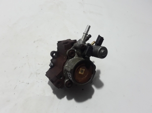   Pompe à carburant  - FB3Q9B395AB 