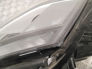 AUDI A6 C8 (2018–2025) Esituli 4K0941033 - 2