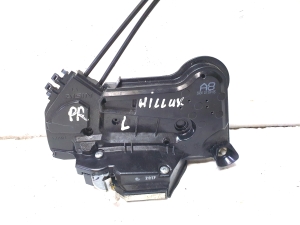 TOYOTA Hilux (2015–2020) Front door lock - 2