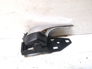 TOYOTA Hilux (2015–2020) Front door inner handle - 3