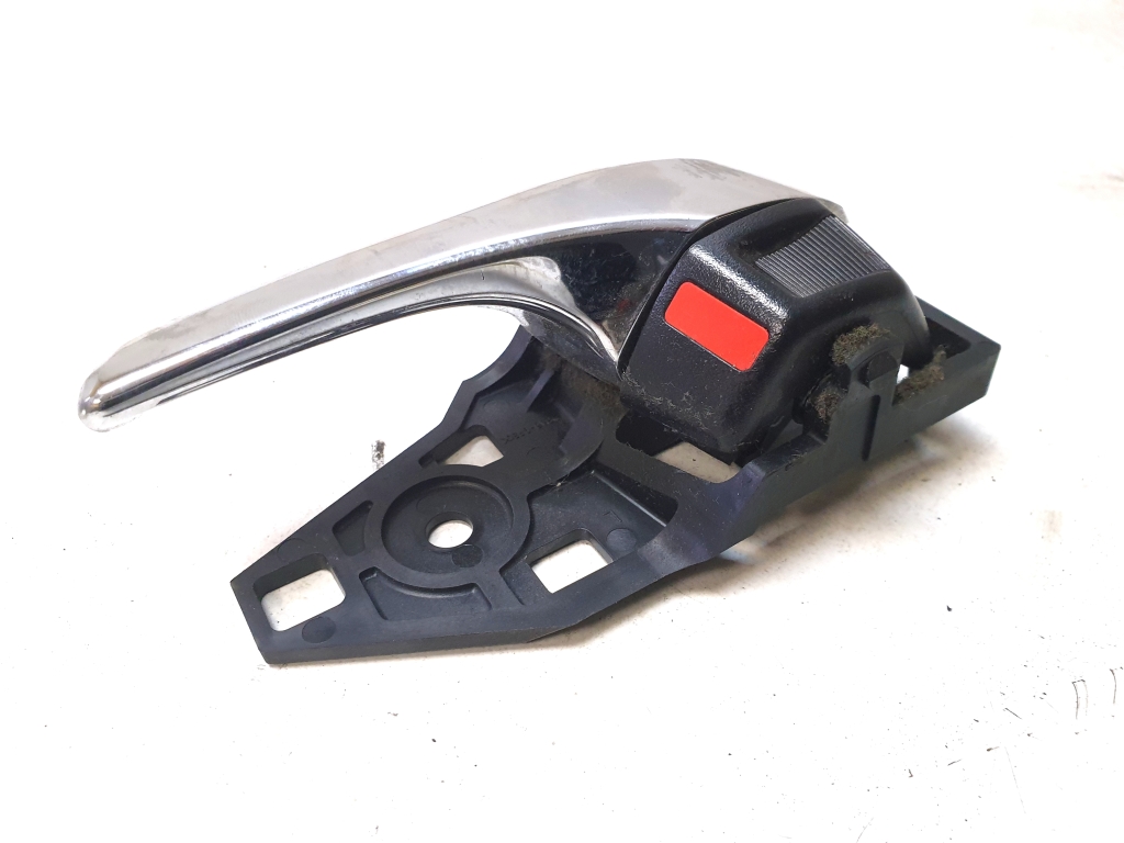 TOYOTA Hilux (2015–2020) Rear side door interior handle TOYOTA Hilux (2015–2020) Rear side door interior handle