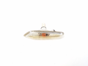 Front fender turn signal - 7165742