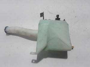 Ford Ranger (2015–2026) Front washer fluid reservoir AB3917613AC - 3