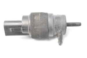 AUDI A5 (2007–2016) Front windshield washer pump 8K5955647 - 4
