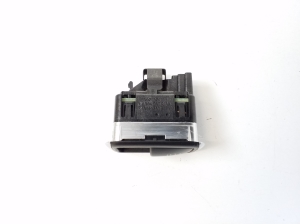 Mercedes Benz E-Class W212 (2009–2015) Front door glass switch A2049058102 - 3