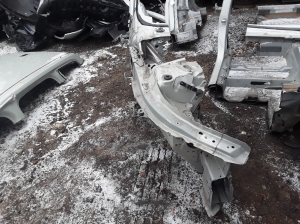 VOLVO V60 (2018–2026) Eesmine tugijalg 31353762 - 3