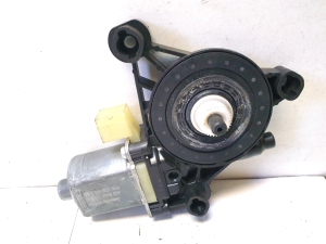 AUDI A4 B9 (2015–2026) Hinterer Seitentür-Fensterhebermotor 0130822669 - 2