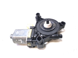 Moteur de lève-vitre de porte latérale arrière - 0130822669