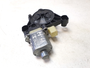 AUDI A4 B9 (2015–2026) Hinterer Seitentür-Fensterhebermotor 0130822669 - 4