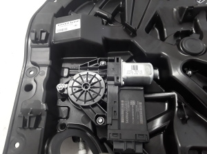 VOLVO XC90 (2015–2024) Aizmugurējo durvju logu pacēlājs 31349765 - 2