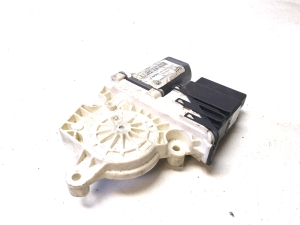 Skoda Octavia II (2004–2013) Front door window regulator motor 0536006001 - 2