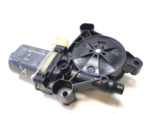 AUDI A4 B9 (2015–2026) Esiukse aknatõstuki mootor 8W0959802, 0130822704 - 4
