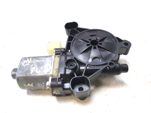 AUDI A4 B9 (2015–2026) Hinterer Seitentür-Fensterhebermotor 8W0959812 - 4