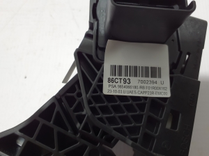 Peugeot Partner III (2019–2026) Accelerator pedal 9854066180 - 3
