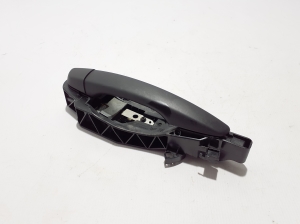Peugeot Partner III (2019–2026) Front door external opening handle and its details - 2