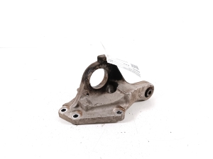 Front drive shaft bracket - 9674067780