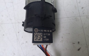 Mercedes Benz C-Class 205 (2014–2021) Süütelukk A2139055500 - 2