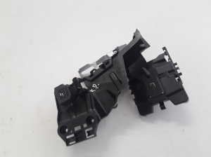 VOLVO XC90 (2015–2024) Front door window regulator brackets 31484041 - 3