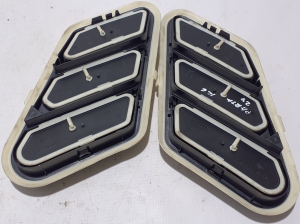 Peugeot Partner III (2019–2026) Rear fender vent grille - 2