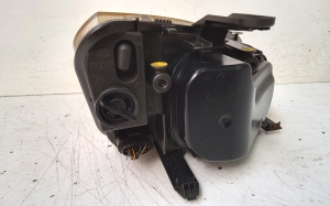 Ford C-MAX (2003–2010) Scheinwerfer vorne 270605 - 4