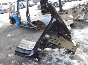 Front outrigger - 9827688380