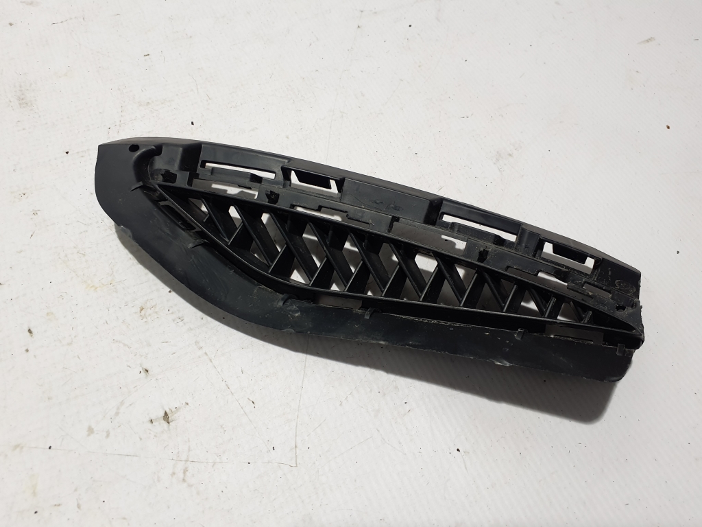 Used MG, ZS Front bumper lower grille 11010263