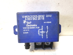 Mercedes Benz B-Class 245 (2005–2011) Relay A0035422519 - 3