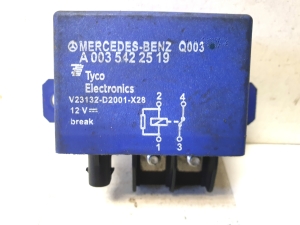 Mercedes Benz A-Class 169 (2004–2012) Relay A0035422519 - 3
