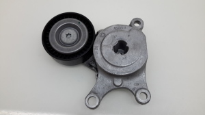 Mercedes Benz A-Class 176 (2012–2018) Belt tensioner A2702000370 - 3