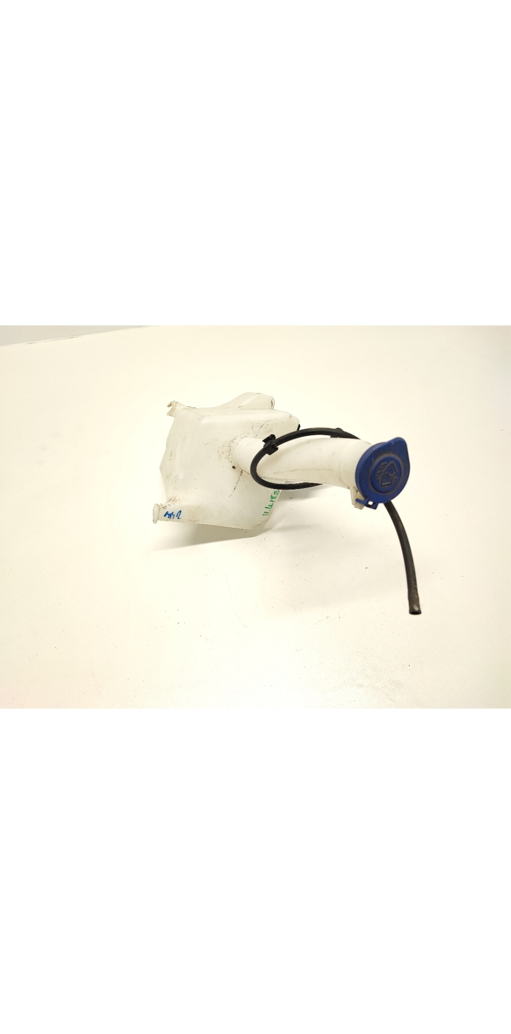 Ford Ranger (2015–2026) Front washer fluid reservoir AB3917613AC Ford Ranger (2015–2026) Front washer fluid reservoir AB3917613AC