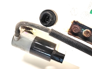 Ford Ranger (2015–2026) Front washer fluid reservoir AB3917613AC - 4
