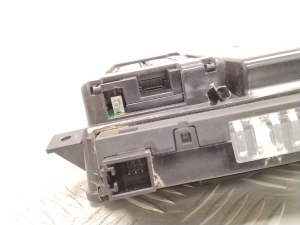 AUDI A8 D5 (2017–2026) USB-pesa 4N0035736A - 4