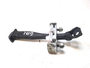 Rear side door opening limiter - D19266