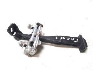 Rear side door opening limiter - D19266