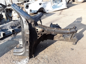 AUDI Q8 (2018–2026) Front outrigger 4M8809204E - 2